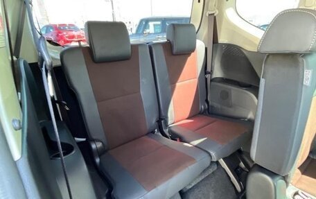 Toyota Sienta II, 2021 год, 988 000 рублей, 34 фотография