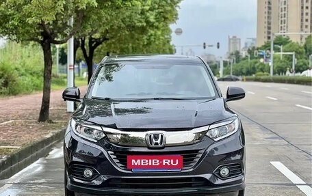 Honda Vezel, 2022 год, 1 350 000 рублей, 2 фотография