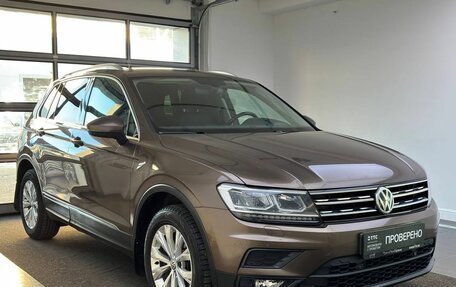 Volkswagen Tiguan II, 2018 год, 2 299 000 рублей, 3 фотография
