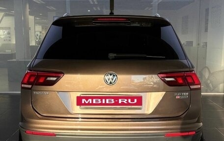 Volkswagen Tiguan II, 2018 год, 2 299 000 рублей, 7 фотография