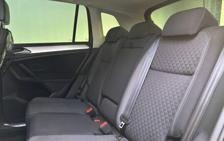 Volkswagen Tiguan II, 2018 год, 2 299 000 рублей, 15 фотография