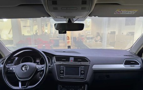 Volkswagen Tiguan II, 2018 год, 2 299 000 рублей, 17 фотография