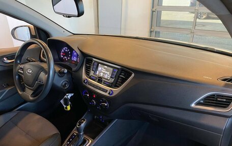 Hyundai Solaris II рестайлинг, 2017 год, 1 160 000 рублей, 12 фотография