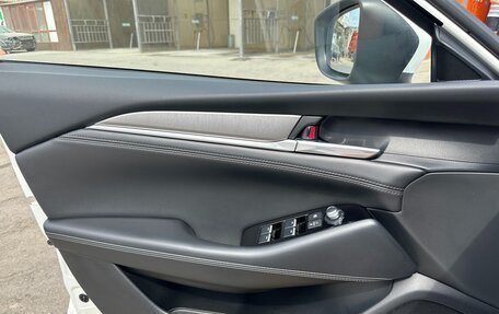 Mazda 6, 2021 год, 2 600 000 рублей, 11 фотография