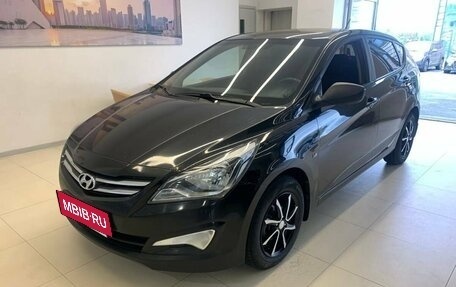 Hyundai Solaris II рестайлинг, 2015 год, 870 000 рублей, 1 фотография
