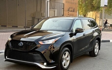 Toyota Highlander, 2022 год, 3 500 000 рублей, 1 фотография