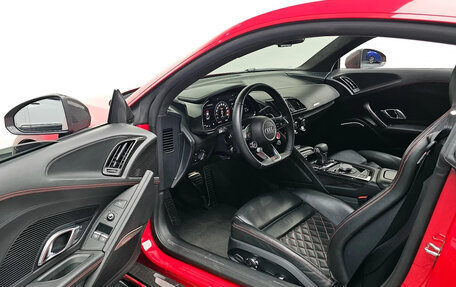 Audi R8, 2021 год, 16 782 000 рублей, 7 фотография