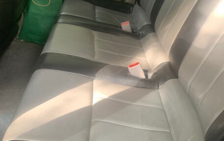 Toyota Land Cruiser 100 рестайлинг 2, 2005 год, 4 000 000 рублей, 6 фотография
