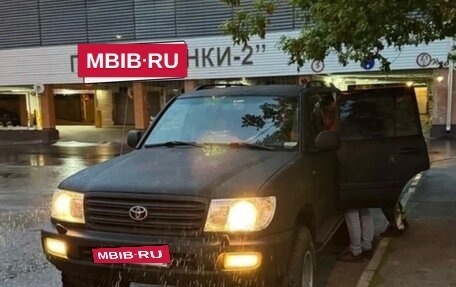 Toyota Land Cruiser 100 рестайлинг 2, 2005 год, 4 000 000 рублей, 3 фотография
