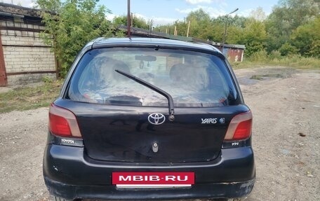 Toyota Yaris I рестайлинг, 2000 год, 235 000 рублей, 4 фотография