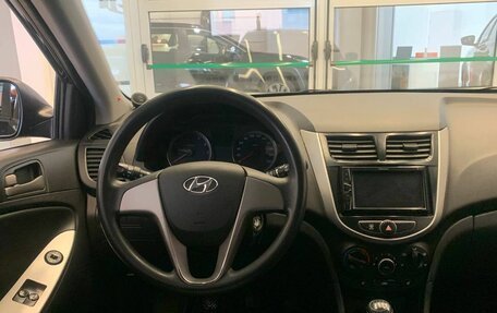 Hyundai Solaris II рестайлинг, 2015 год, 870 000 рублей, 9 фотография