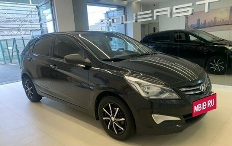 Hyundai Solaris II рестайлинг, 2015 год, 870 000 рублей, 3 фотография