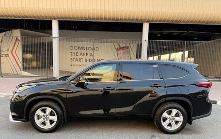 Toyota Highlander, 2022 год, 3 500 000 рублей, 5 фотография