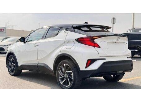 Toyota C-HR I рестайлинг, 2022 год, 1 500 000 рублей, 5 фотография