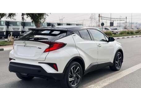 Toyota C-HR I рестайлинг, 2022 год, 1 500 000 рублей, 8 фотография