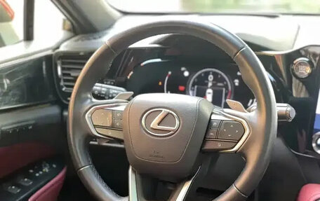 Lexus NX, 2022 год, 3 350 000 рублей, 6 фотография