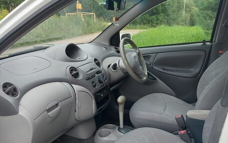 Toyota Platz, 2000 год, 350 000 рублей, 12 фотография
