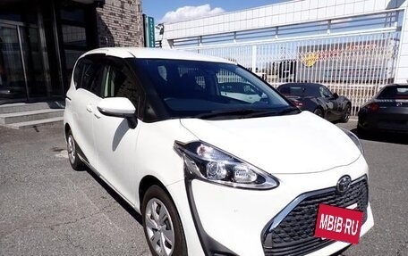 Toyota Sienta II, 2021 год, 1 197 000 рублей, 2 фотография