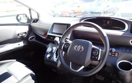 Toyota Sienta II, 2021 год, 1 197 000 рублей, 12 фотография
