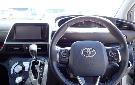 Toyota Sienta II, 2021 год, 1 197 000 рублей, 15 фотография