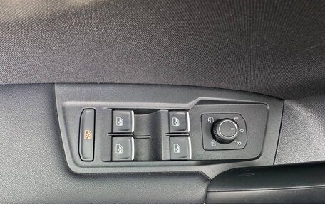 Volkswagen Tiguan II, 2018 год, 3 150 000 рублей, 12 фотография
