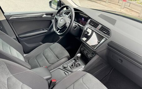 Volkswagen Tiguan II, 2018 год, 3 150 000 рублей, 20 фотография