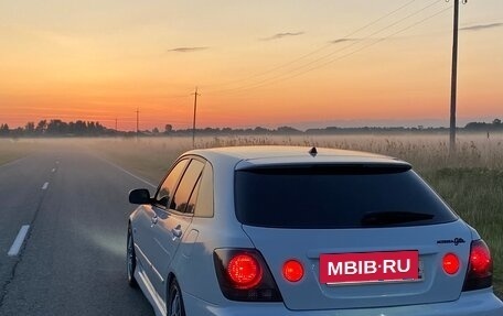 Toyota Altezza, 2002 год, 800 000 рублей, 3 фотография