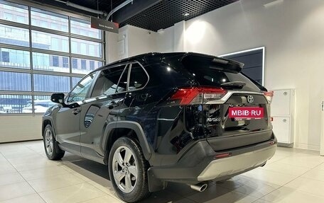 Toyota RAV4, 2021 год, 2 760 000 рублей, 7 фотография