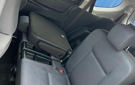 Toyota Sienta II, 2016 год, 900 000 рублей, 3 фотография