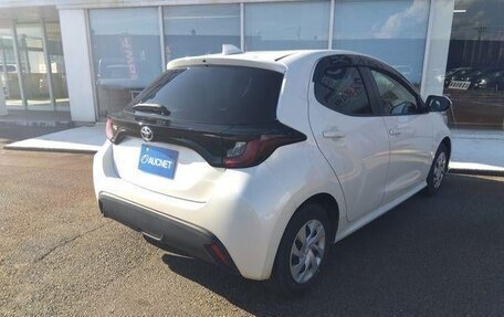 Toyota Yaris, 2021 год, 740 000 рублей, 2 фотография