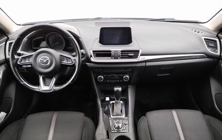 Mazda 3, 2017 год, 1 250 000 рублей, 12 фотография