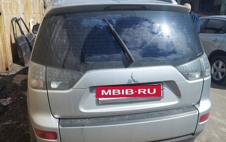 Mitsubishi Outlander III рестайлинг 3, 2009 год, 525 000 рублей, 5 фотография
