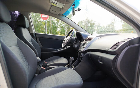 Hyundai Solaris II рестайлинг, 2015 год, 1 070 000 рублей, 13 фотография