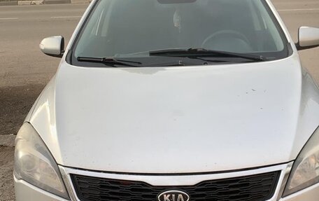 KIA cee'd I рестайлинг, 2010 год, 670 000 рублей, 2 фотография