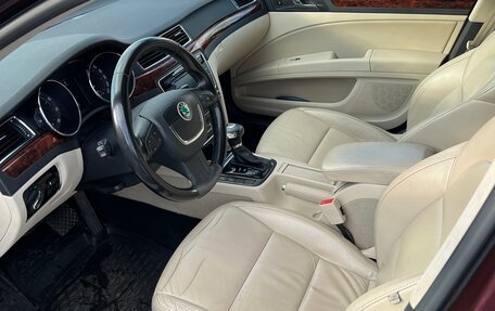 Skoda Superb III рестайлинг, 2012 год, 1 300 000 рублей, 8 фотография