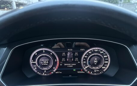 Volkswagen Tiguan II, 2017 год, 2 320 000 рублей, 8 фотография