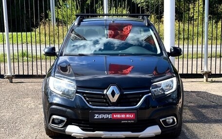 Renault Logan II, 2019 год, 999 000 рублей, 2 фотография