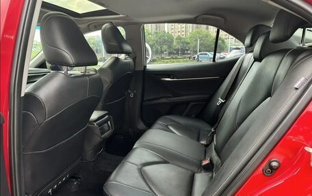 Toyota Camry, 2022 год, 2 500 000 рублей, 6 фотография