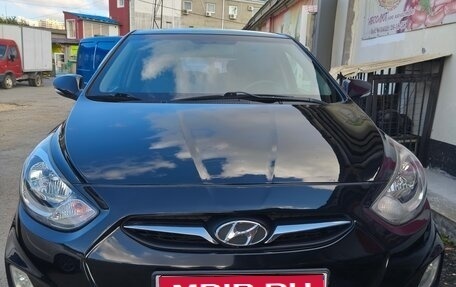 Hyundai Solaris II рестайлинг, 2013 год, 777 000 рублей, 1 фотография