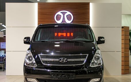 Hyundai Grand Starex Grand Starex I рестайлинг 2, 2014 год, 1 795 000 рублей, 2 фотография