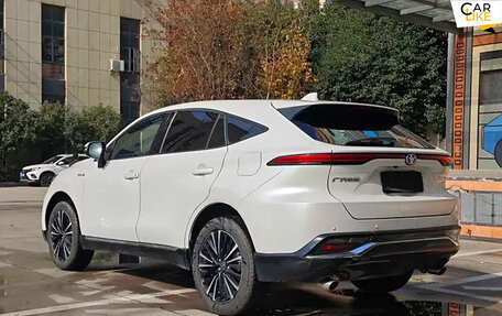 Toyota Venza, 2022 год, 3 000 000 рублей, 4 фотография