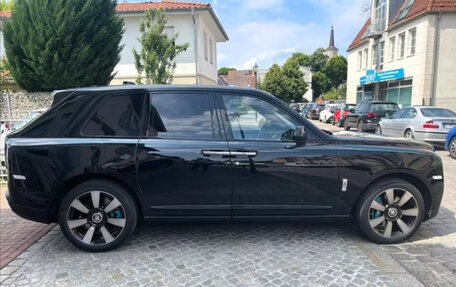 Rolls-Royce Cullinan, 2022 год, 21 000 000 рублей, 4 фотография