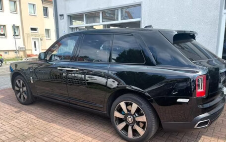Rolls-Royce Cullinan, 2022 год, 21 000 000 рублей, 6 фотография