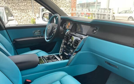 Rolls-Royce Cullinan, 2022 год, 21 000 000 рублей, 15 фотография