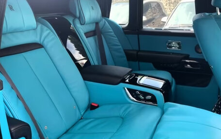 Rolls-Royce Cullinan, 2022 год, 21 000 000 рублей, 23 фотография