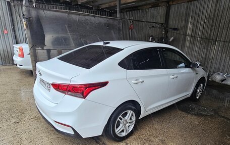 Hyundai Solaris II рестайлинг, 2018 год, 849 000 рублей, 3 фотография