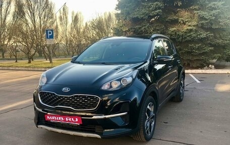 KIA Sportage IV рестайлинг, 2018 год, 1 800 000 рублей, 2 фотография