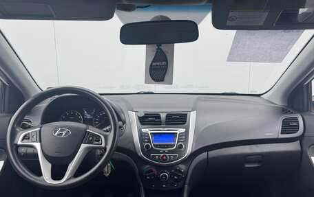 Hyundai Solaris II рестайлинг, 2011 год, 770 000 рублей, 13 фотография