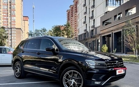Volkswagen Tiguan II, 2017 год, 2 530 000 рублей, 2 фотография