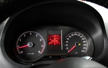 Volkswagen Polo VI (EU Market), 2011 год, 739 000 рублей, 11 фотография